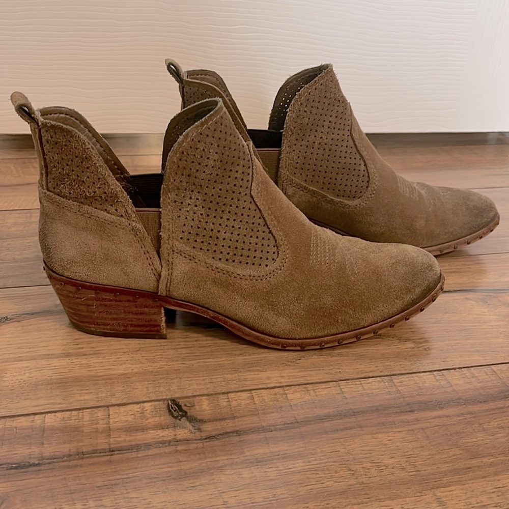 VINCE CAMUTO size 8